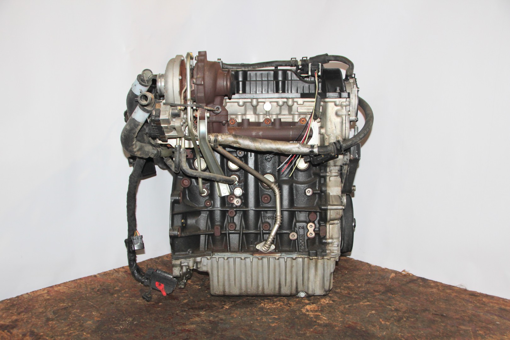 Двигатель санг енг актион дизель. Двигатель SSANGYONG Actyon 2.0 дизель. Actyon 2.0 d20dtf(671.950). Двигателя в сборе саньенг Актион д20дтф. D20dtf двигатель.
